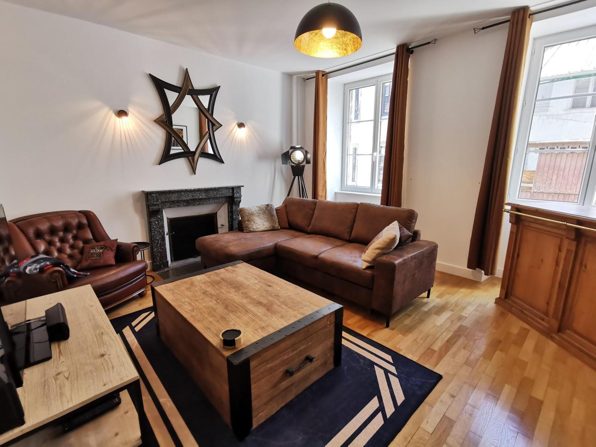 Appartement 3 Chambres Au Coeur Du Jura, Ideal Famille 萨兰莱班 外观 照片