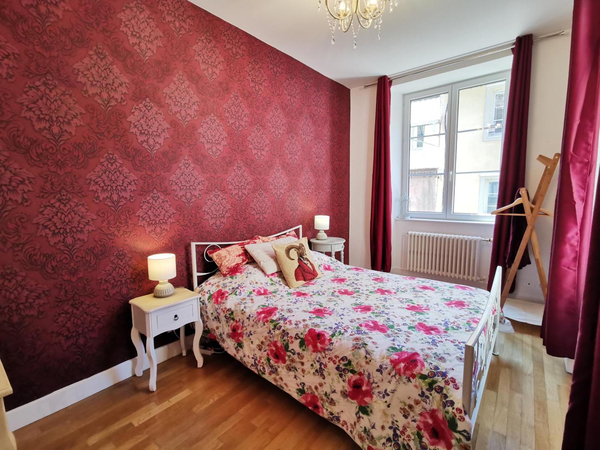 Appartement 3 Chambres Au Coeur Du Jura, Ideal Famille 萨兰莱班 外观 照片