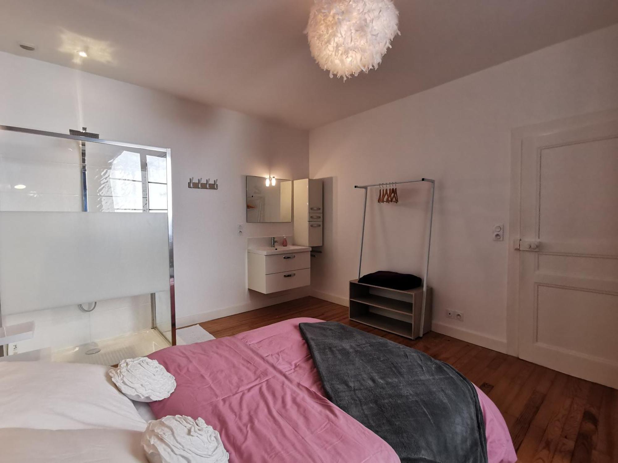 Appartement 3 Chambres Au Coeur Du Jura, Ideal Famille 萨兰莱班 外观 照片