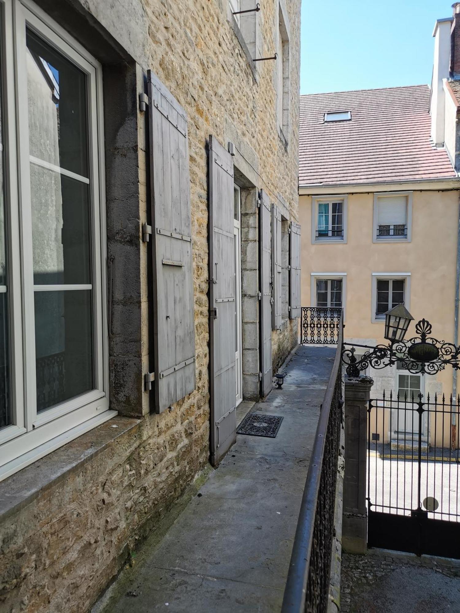 Appartement 3 Chambres Au Coeur Du Jura, Ideal Famille 萨兰莱班 外观 照片